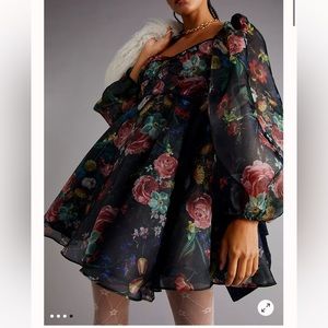 Looking for a Selkie dress in xs!